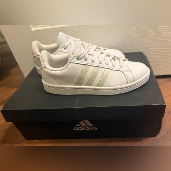 adidas Shoes - Adidas Neo Cloudfoam Advantage White Holographic 7.5 Sneaker